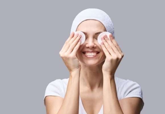 Doble limpieza facial: qué es, cómo hacerlo, los mejores productos y beneficios